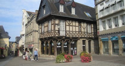 GĂźte confortable et de caractĂšre dans des murs du XVĂšme