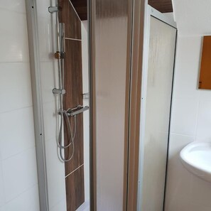 Shower, towels