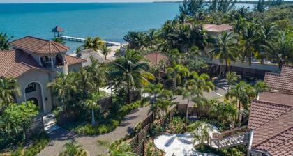 ALL INCLUSIVE Seahorse Villa - 4 Bedroom Luxury Villa near Placencia, Belize