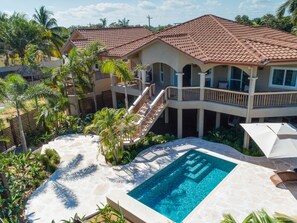 Alberca al aire libre 