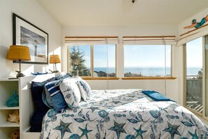 3 bedrooms, iron/ironing board, WiFi, bed sheets - A Winsome Whale Watcher (Cambria)