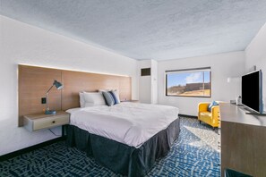 Rideaux occultants, fer et planche à repasser