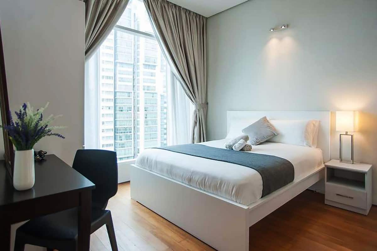 In-room safe, desk, iron/ironing board, free WiFi