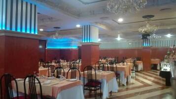 Breakfast, lunch, dinner served; Spanish cuisine