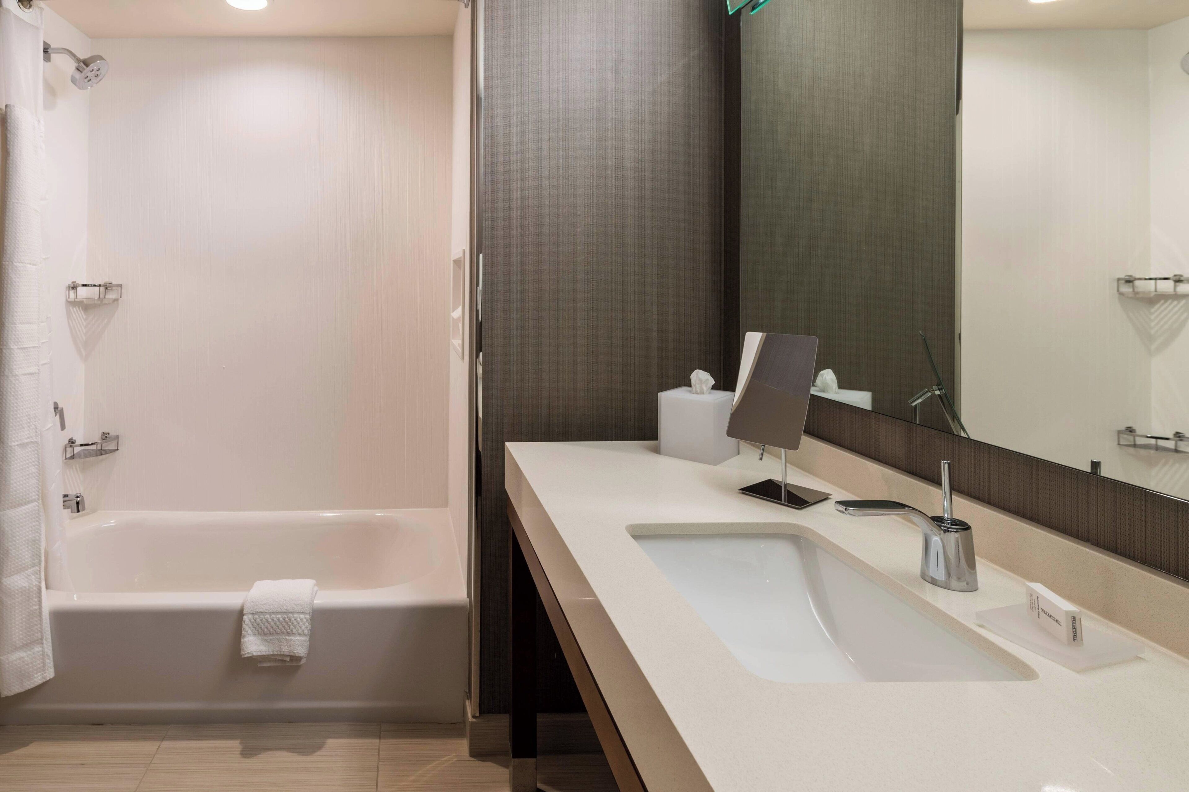 Photo - Courtyard by Marriott Tampa Northwest/Veterans Expressway