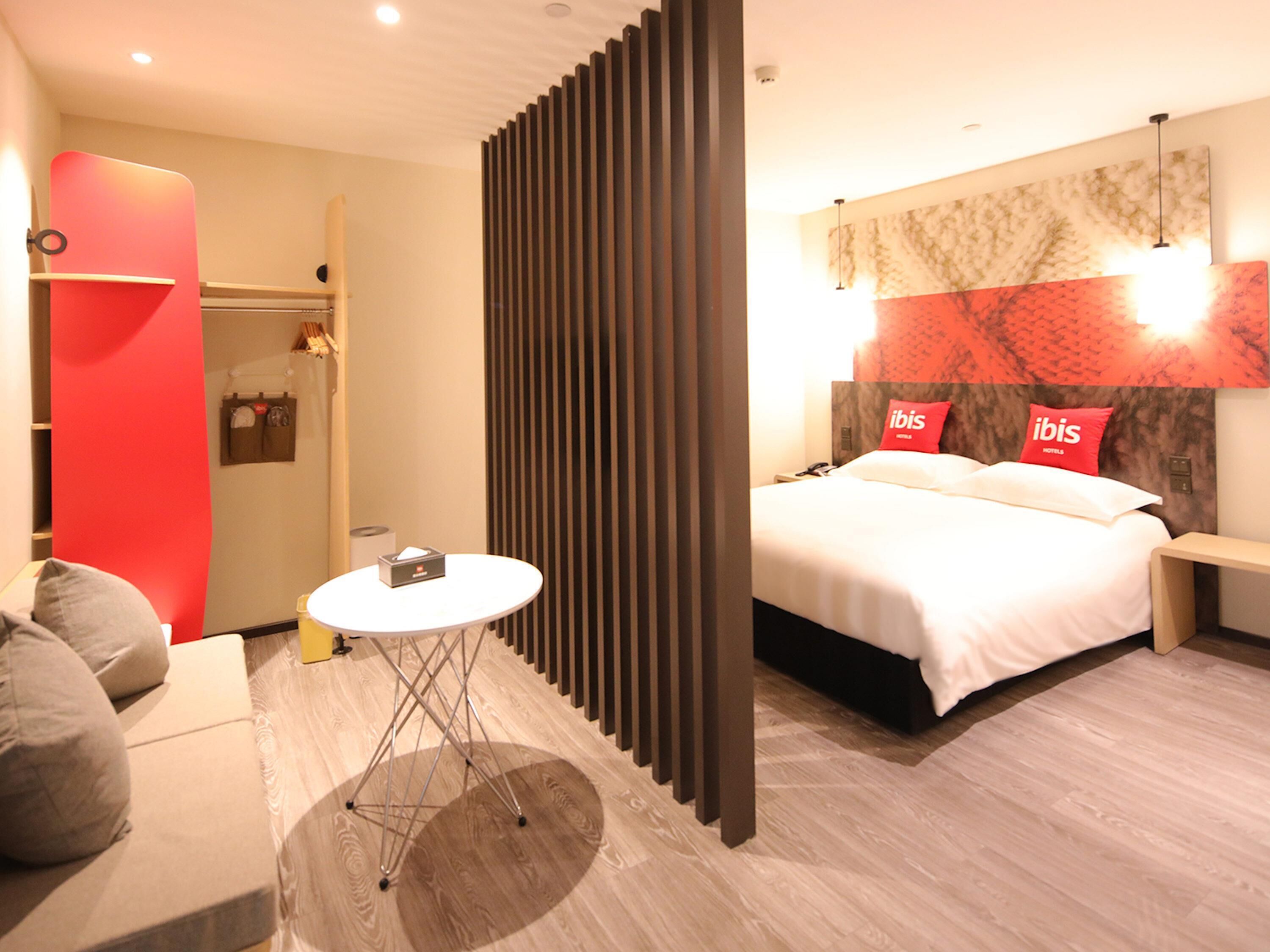 Select Comfort beds, in-room safe, blackout curtains, free WiFi