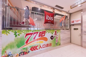 Bữa sáng buffet hàng ngày với phụ phí nhỏ 