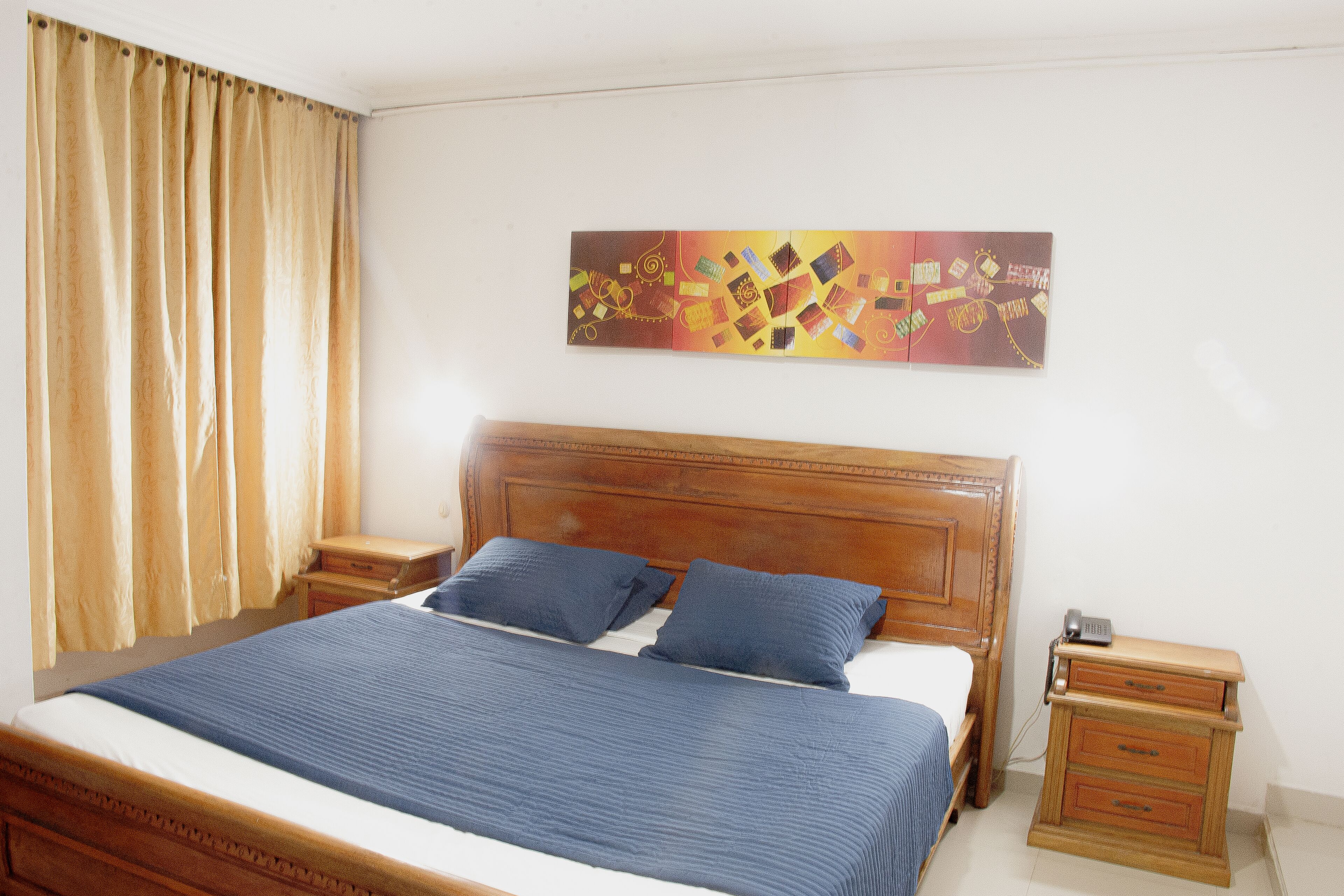 Suite | Desk, laptop workspace, rollaway beds, free WiFi