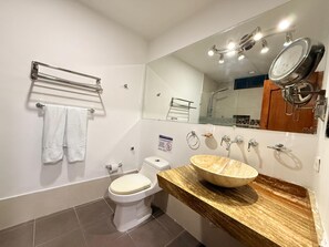 Een douche, gratis toiletartikelen