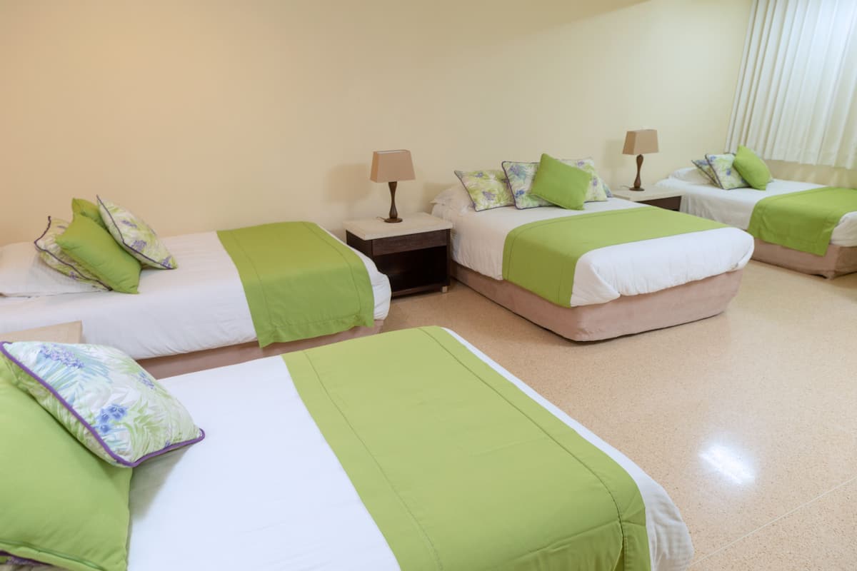 Quadruple Room | 1 bedroom, minibar, desk, free WiFi