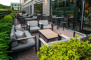Terrace/patio - Residence Inn by Marriott Boston Waltham (Waltham)