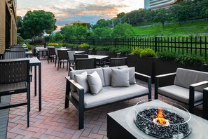 Terrace/patio - Residence Inn by Marriott Boston Waltham (Waltham)