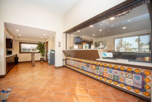 Mostrador de check-in y check-out