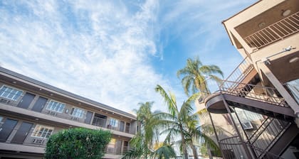 Casa Bella Inn - Huntington Park