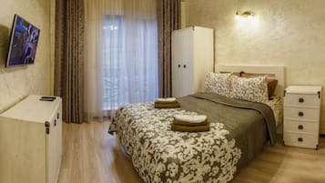 Premium bedding, individually decorated, individually furnished, desk