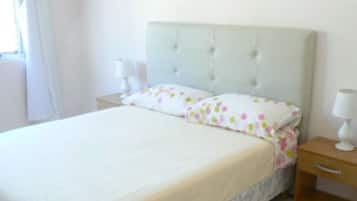 Apartment (#5) | 1 Schlafzimmer, Bügeleisen/Bügelbrett, kostenloses WLAN, Bettwäsche