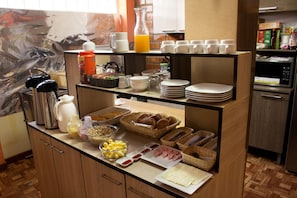 Free daily continental breakfast