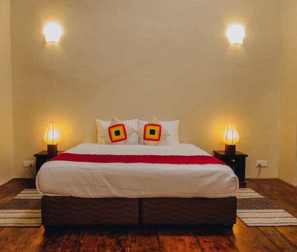 Studio Suite, 1 King Bed, Non Smoking, City View