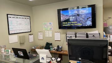 Pintu masuk interior