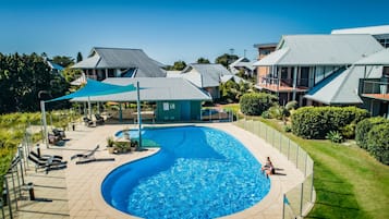 Outdoor pool, pool loungers