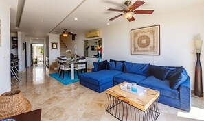 Luxury Penthouse, 2 Bedrooms, Terrace, Sea Facing | Living room
