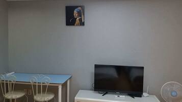 Triple Room | Soundproofing, free WiFi