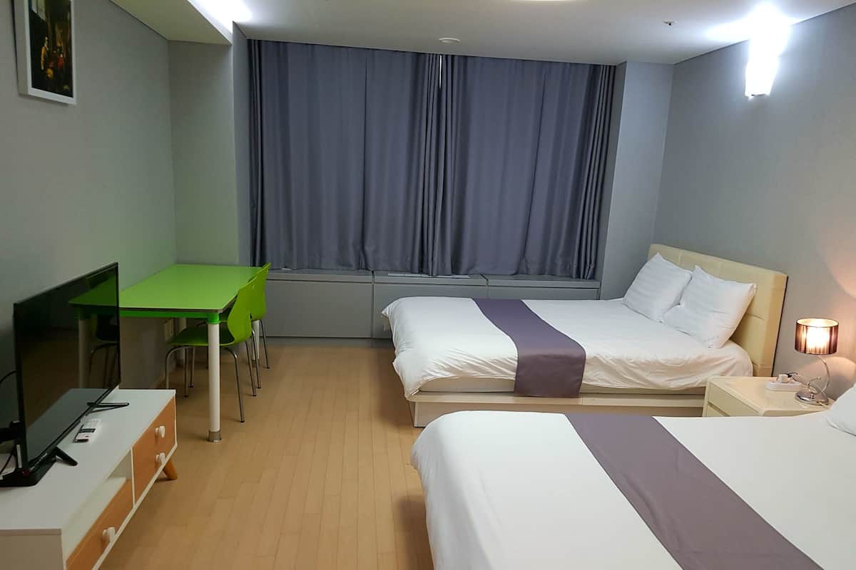 Family Room (Please contact the hotel when booking) | Soundproofing, WiFi (free)