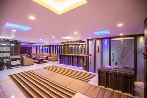 Lobby lounge - South Gate Residency (Kanayannur)