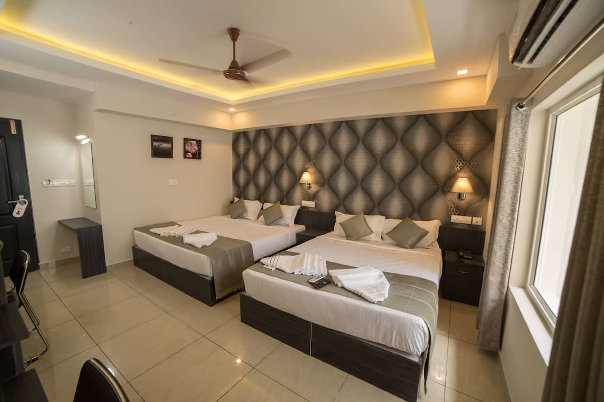 Family Quadruple Room, Multiple Beds | Desk, blackout drapes, soundproofing, WiFi (free)