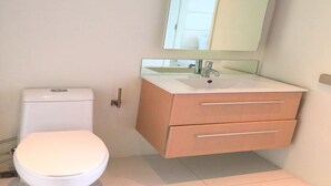 Private Pool Villa  | Badrum | Dusch, gratis toalettartiklar och handdukar
