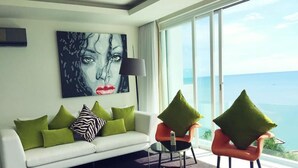 Private Pool Villa  | Vardagsrum | Platt-tv