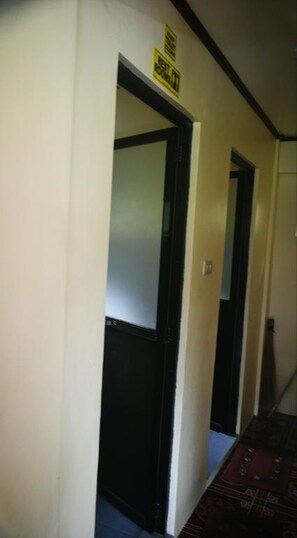 Regular Rooms | Bathroom