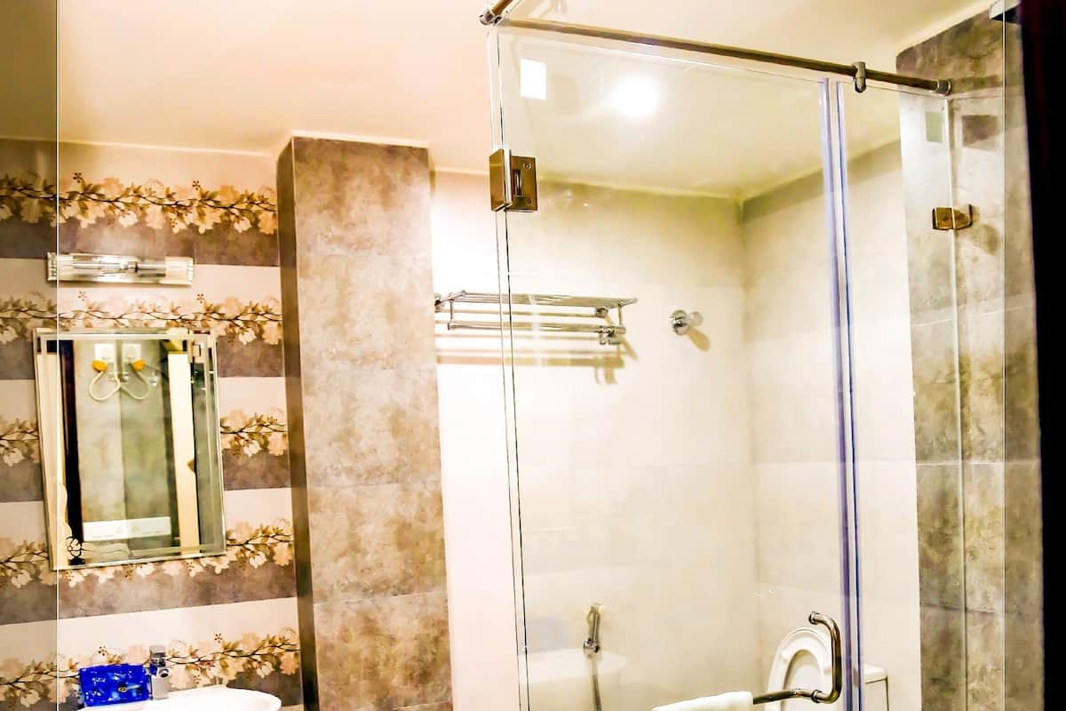 Executive kamer | Badkamer | Een douche