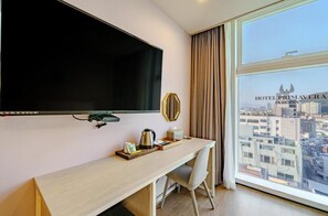 Dobbeltrom – deluxe | Sengetøy av topp kvalitet, dundyner, blendingsgardiner og lydisolert