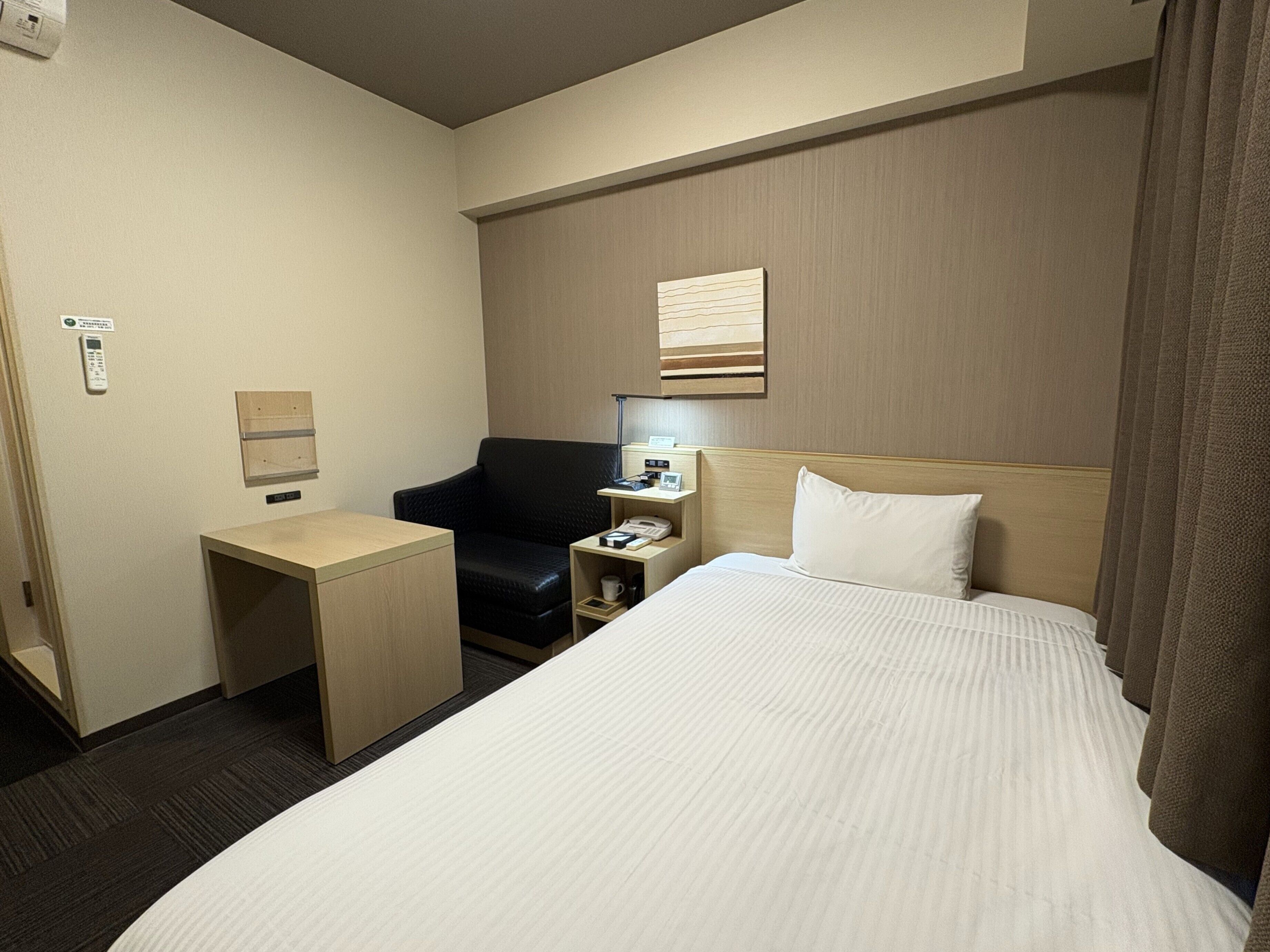 Bureau, Wi-Fi gratuit, draps fournis