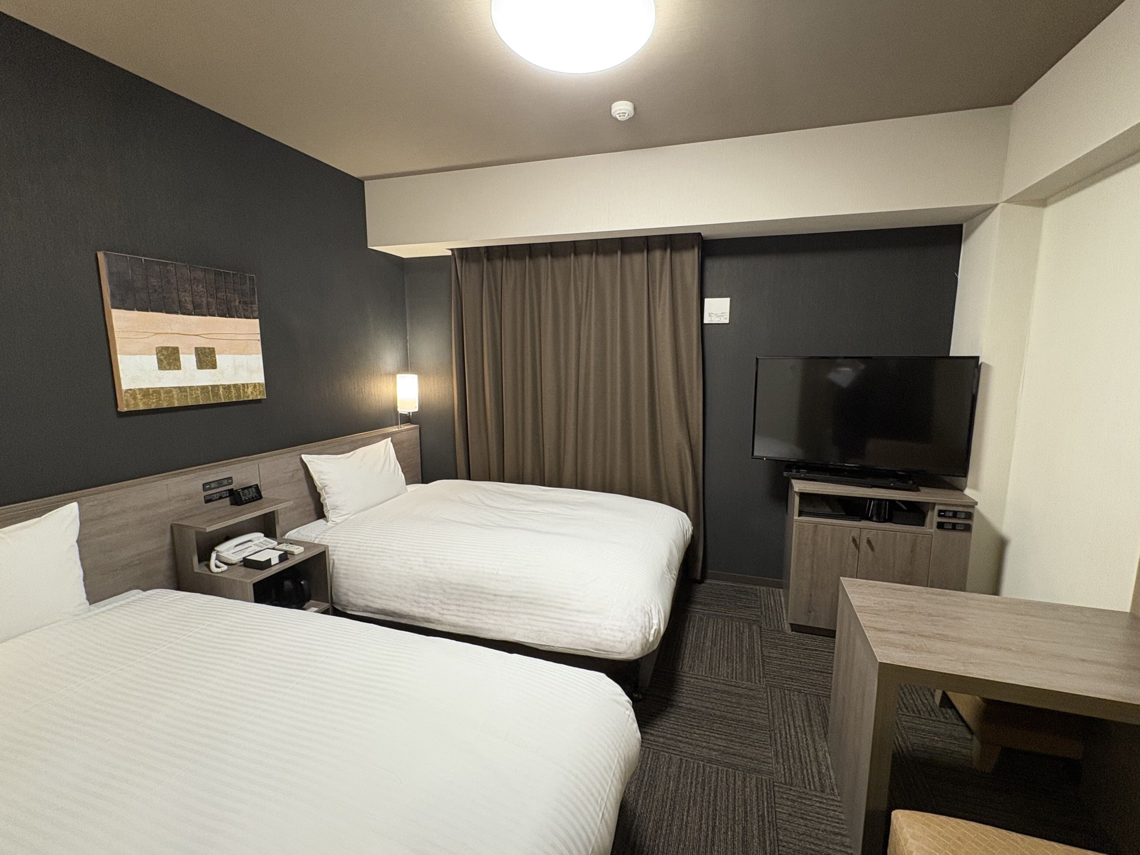 Bureau, Wi-Fi gratuit, draps fournis