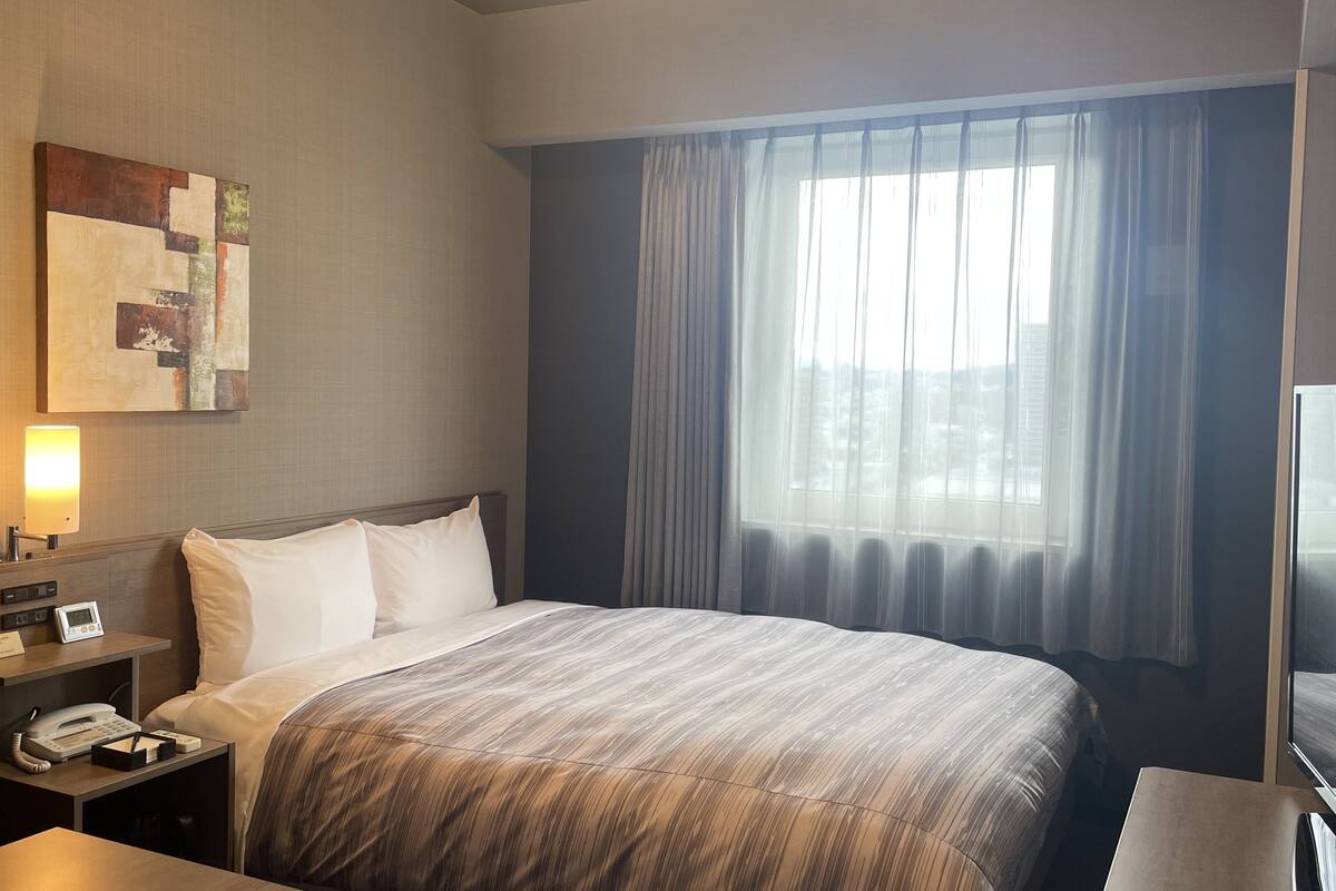WiFi (free), bed sheets