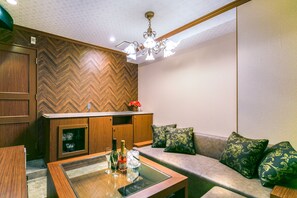 Individually decorated, blackout drapes, soundproofing, free WiFi - Hotel Regent Oodaka - Adult Only (Nagoya)