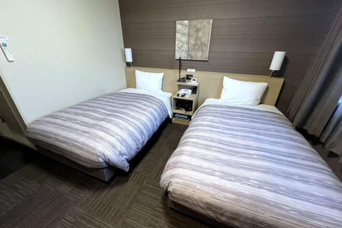 1 bedroom, desk, free WiFi, bed sheets
