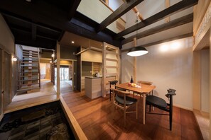 Private Vacation Home (MARUYA) | Private kitchen | Fridge, electric kettle - Hotel Koo OotsuHyakucho (Otsu)