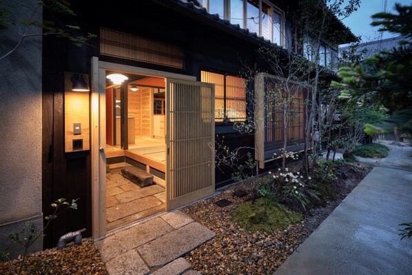 Private Vacation Home (KAGIYA) | Exterior - Hotel Koo OotsuHyakucho (Otsu)