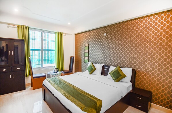 Iron/ironing board, free WiFi, bed sheets