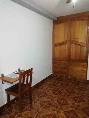 Twin Room | Room amenity