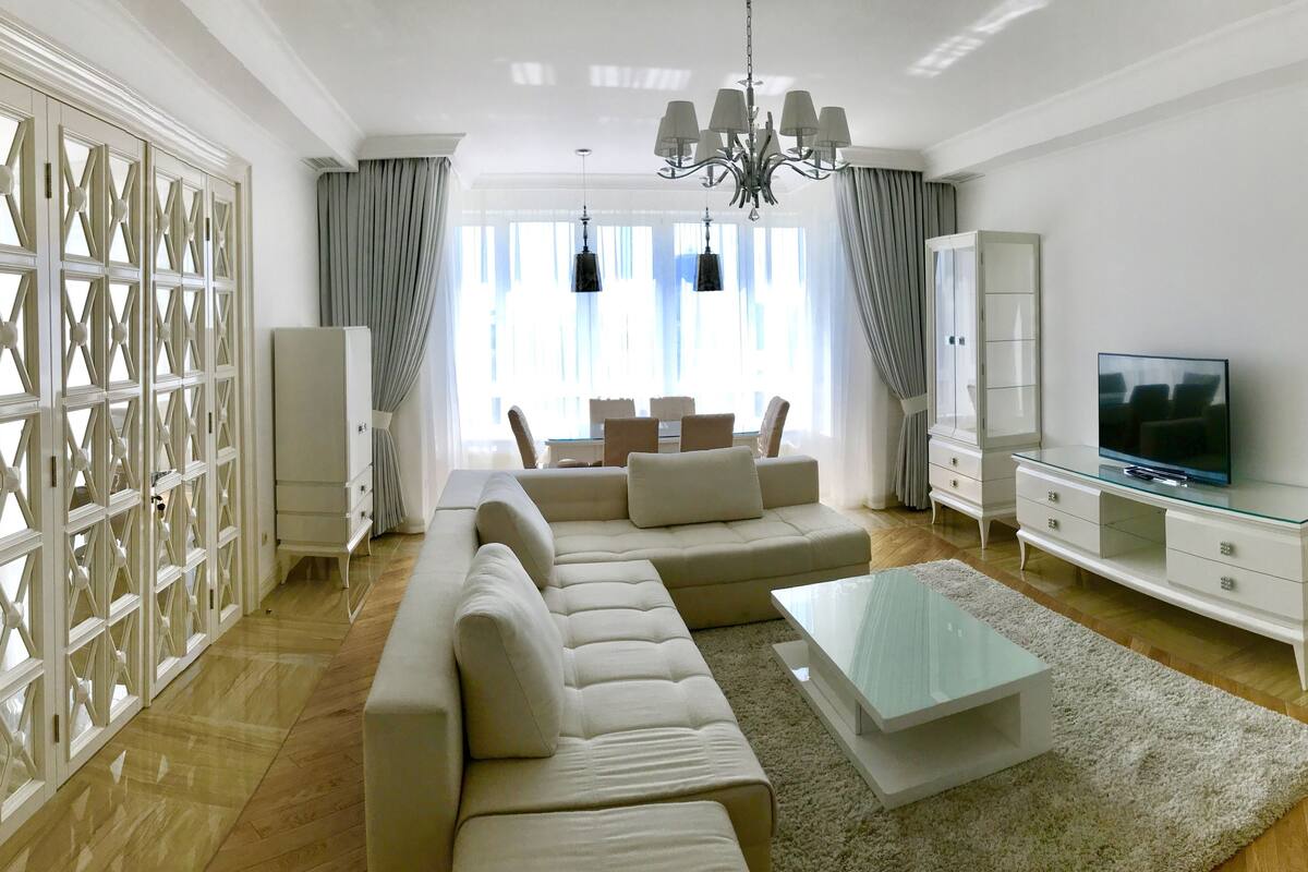 Luxury-Apartment, 3 Schlafzimmer, Gartenblick | Wohnzimmer