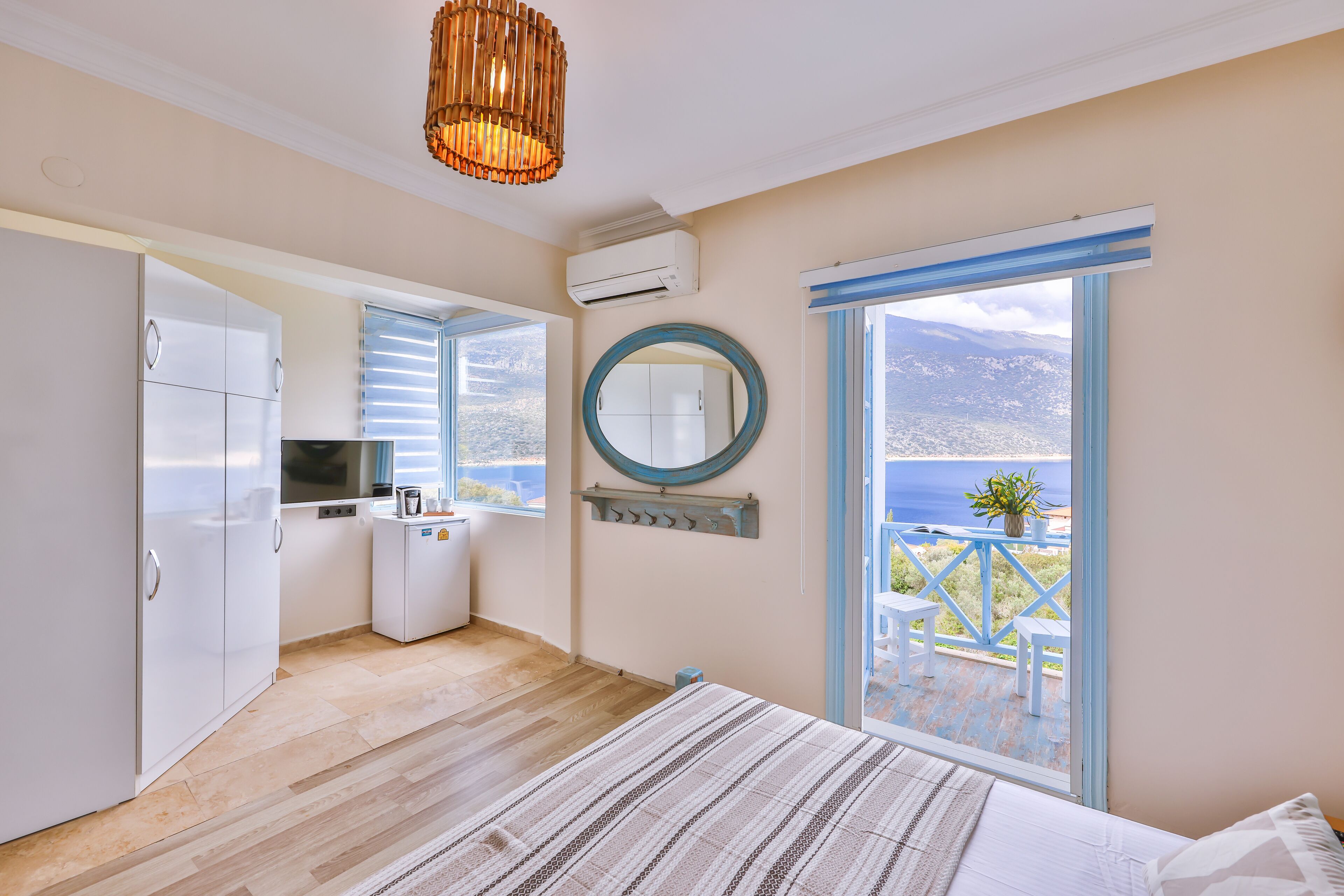Minibar, in-room safe, iron/ironing board, free WiFi