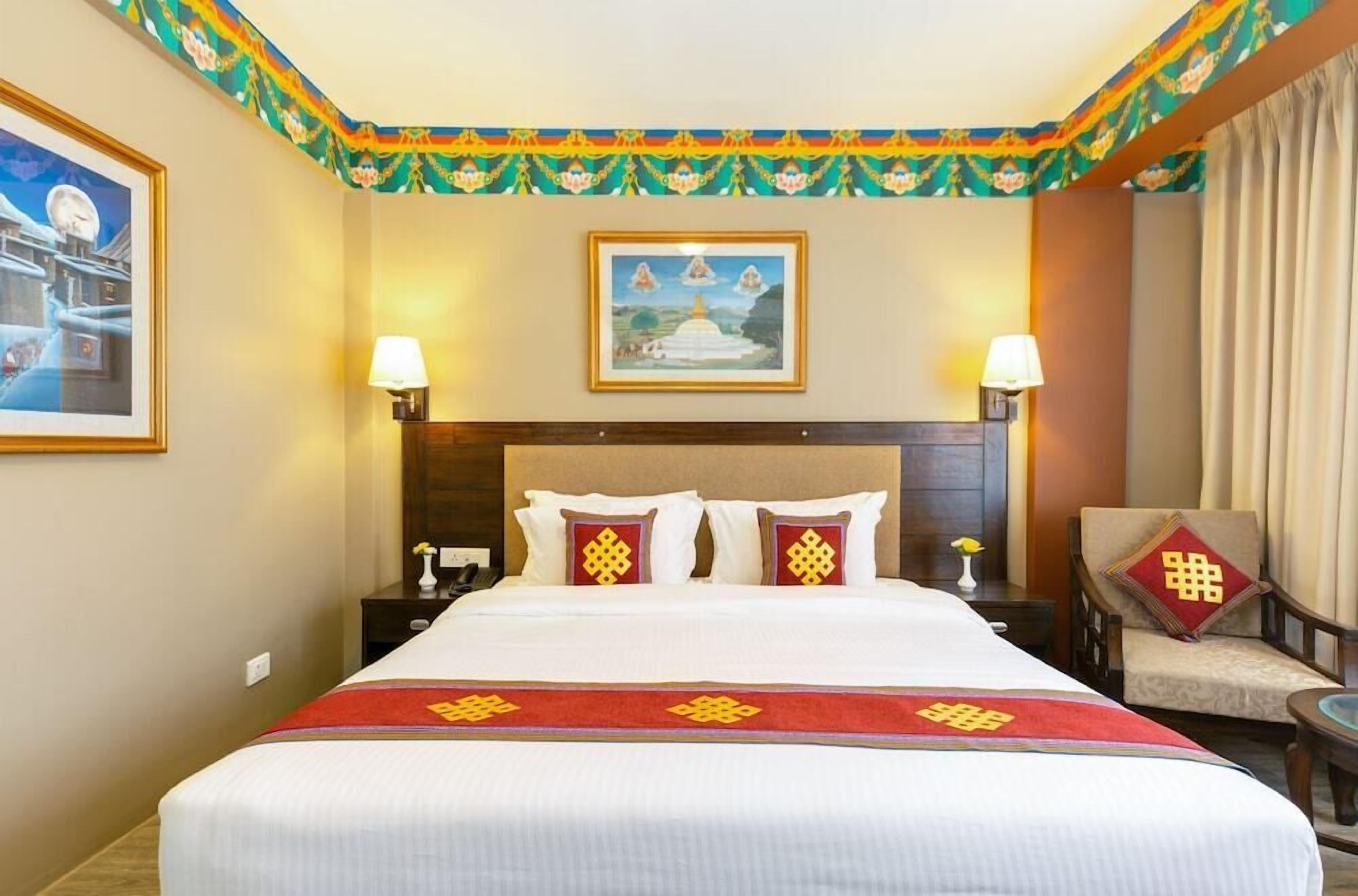 Roupas de cama premium, quartos à prova de som, Wi-Fi de cortesia