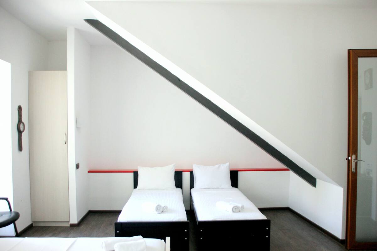 City-Maisonette, 1 Schlafzimmer, Gartenblick, Erdgeschoss | 1 Schlafzimmer, Zimmersafe, Schreibtisch, schallisolierte Zimmer