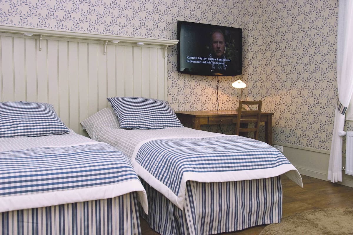 Standard Room | Iron/ironing board, free WiFi
