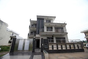Exterior - Divine Residency By Royal Collection (Gurugram)