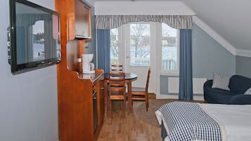 Standard Double Room | Iron/ironing board, free WiFi, bed sheets